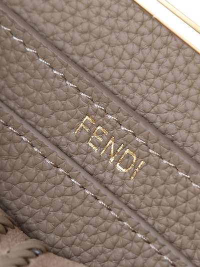 フェンディバッグ着用イメージ